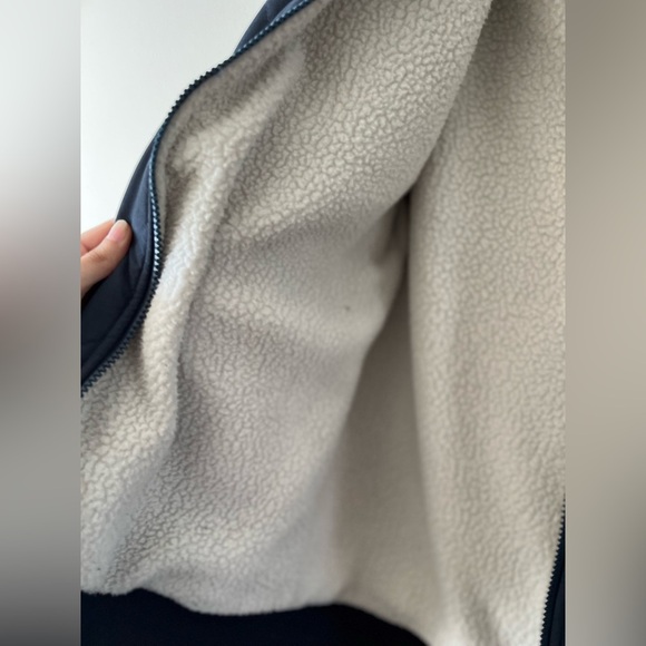 North Face Men’s Navy Blue Quilted Zip-Up Jacket with Sherpa lining size Medium - Picture 9 of 9